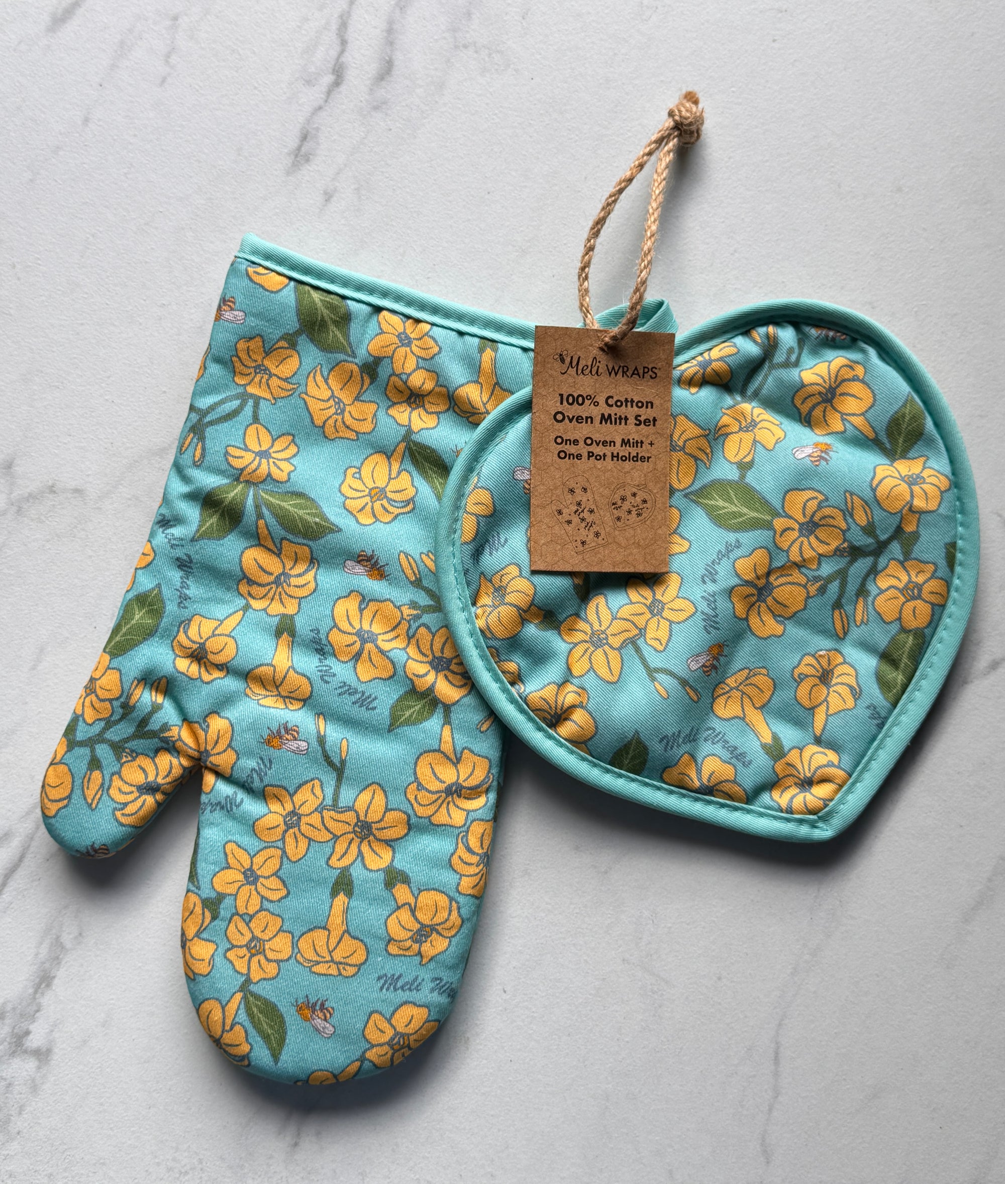 Pot Holder + Oven Mitt Set Puakenikeni + Bee Print
